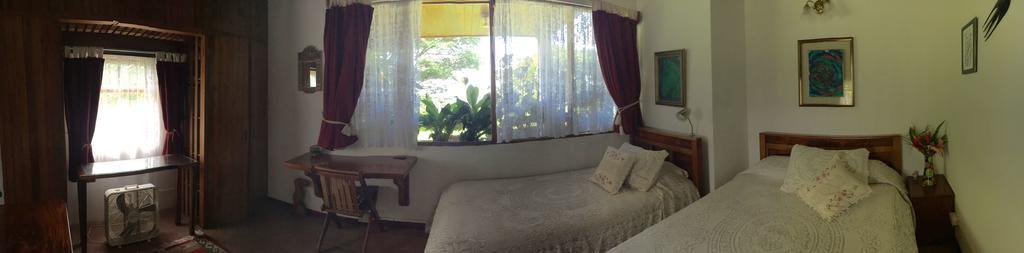 Chalet Nicholas Bed & Breakfast Nuevo Arenal Ngoại thất bức ảnh