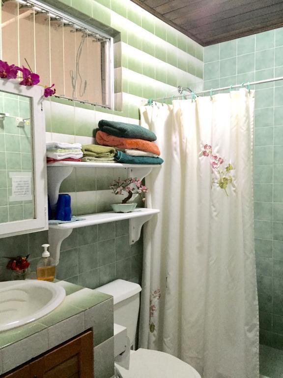 Chalet Nicholas Bed & Breakfast Nuevo Arenal Ngoại thất bức ảnh