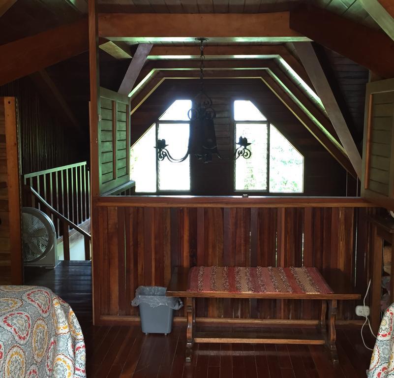 Chalet Nicholas Bed & Breakfast Nuevo Arenal Ngoại thất bức ảnh